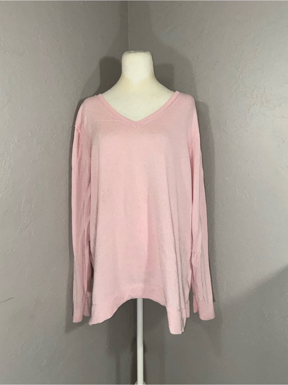 Amazon Essentials Light Pink V-Neck Long Sleeve Pullover
